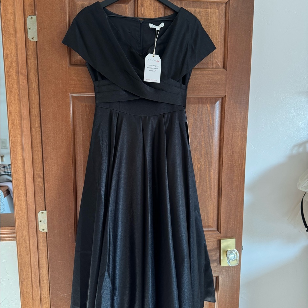 Ivy City Co Black Midi Dress